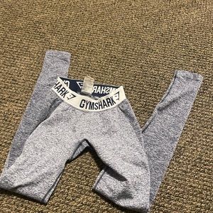 Gym shark leggings